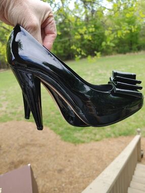 Bally Wilma Calf Patent Leather Peep Toe Bow Pumps, Black 8